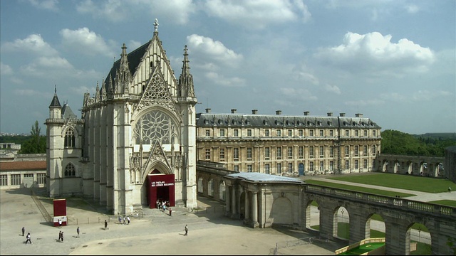 法国巴黎文森城堡教堂的WS HA入口视频下载