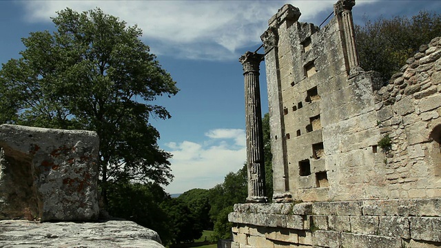 MS古罗马神庙遗址/巴斯城堡，Vernegues，法国视频素材