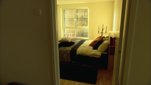 在瑞典Vaxjo新建的木质公寓楼中展出的WS模型卧室视频下载