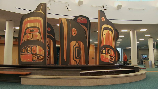 WS PAN加拿大不列颠哥伦比亚省机场/温哥华的本地木雕视频下载