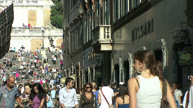 意大利罗马Via Condotti的西班牙台阶视频素材