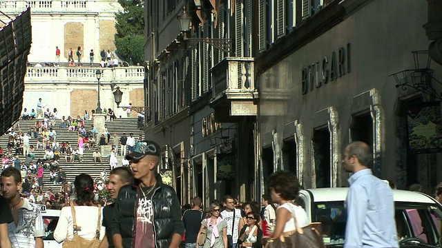 意大利罗马Via Condotti的西班牙台阶视频素材