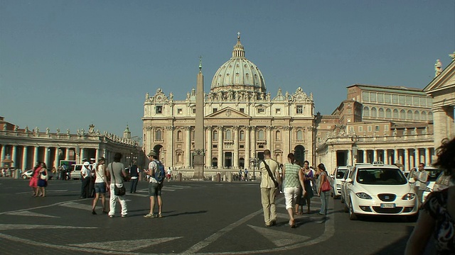 圣彼得广场的WS视图，背景为长方形教堂/意大利罗马视频素材