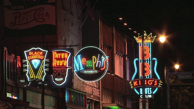 美国田纳西州孟菲斯市Beale街的霓虹招牌视频下载