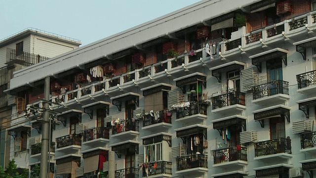 WS LA建筑一侧的阳台/上海，中国视频下载