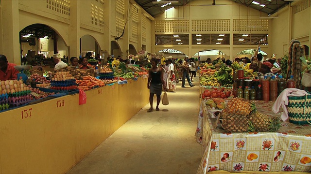 马达加斯加地狱城的WS PAN食品市场视频下载