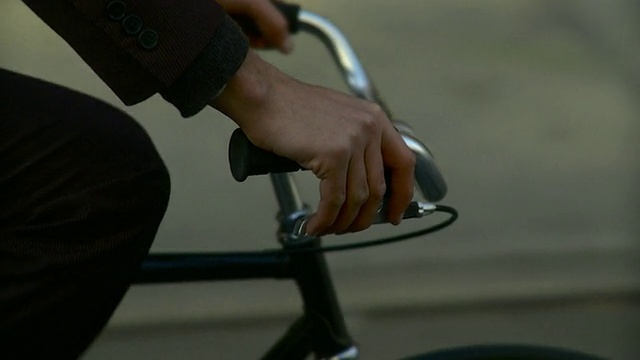 美国纽约，一名骑自行车的男子视频素材
