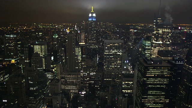 美国纽约，曼哈顿市中心的夜景视频下载