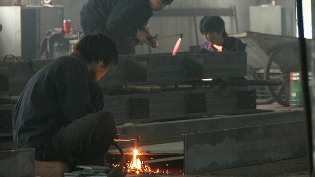 中国江苏扬州钢铁厂MS Men焊接视频素材