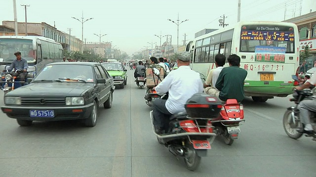 拥挤的街道/喀什，新疆，中国视频下载