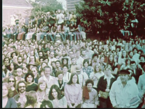 1976蒙太奇观众鼓掌和跳舞/费城，宾夕法尼亚州，美国视频下载