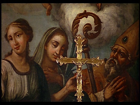MS华丽的十字架在教堂，在背景壁画视频下载