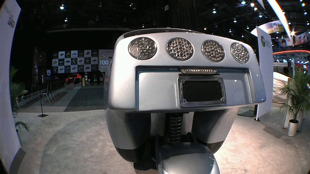 WS ZI ZO电动概念车在2010年底特律车展上展示/底特律，密歇根州，美国视频下载