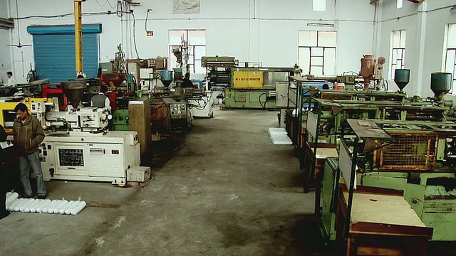 印度Uttar Pradesh Ghaziabad塑料工厂内部视频下载