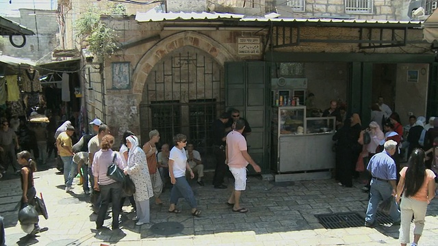 以色列耶路撒冷老城的行人视频下载