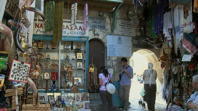 WS PAN圣墓入口与礼品店/耶路撒冷，以色列视频下载