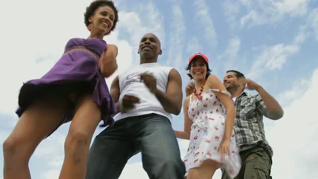 MS SLO MO人们跳舞萨尔萨/哈瓦那，古巴视频下载