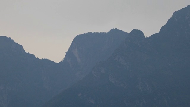 意大利山峰的全景视频下载