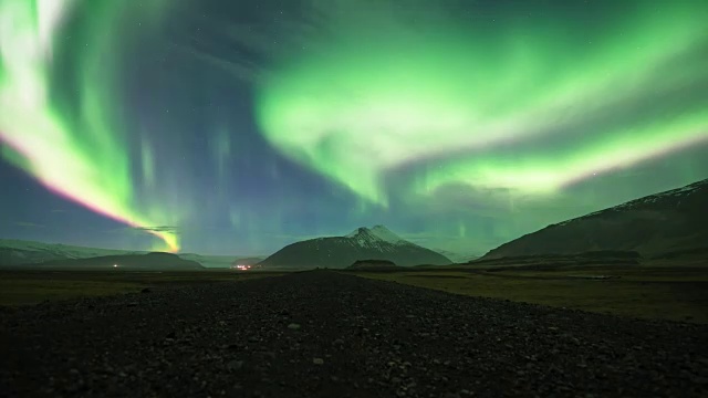 北极光(北极光)在冰岛的时间间隔视频素材