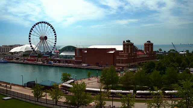 芝加哥海军码头的慢镜头航拍视频素材