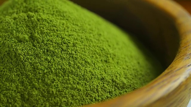 有机绿色抹茶粉木碗视频素材