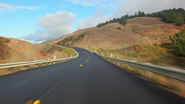 前进:旅行的道路切割山视频下载