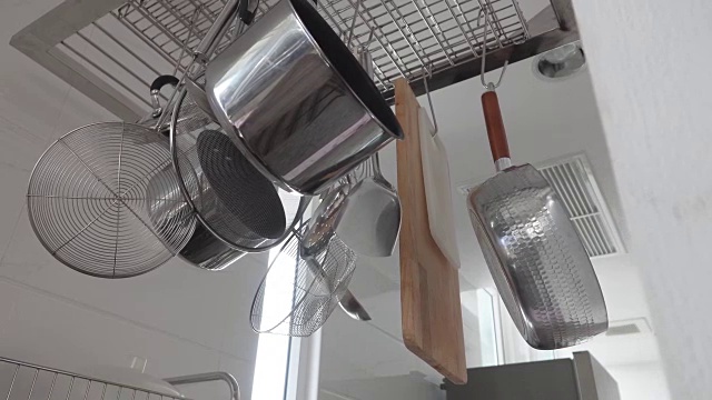 4k移动摄影:商用厨房视频素材