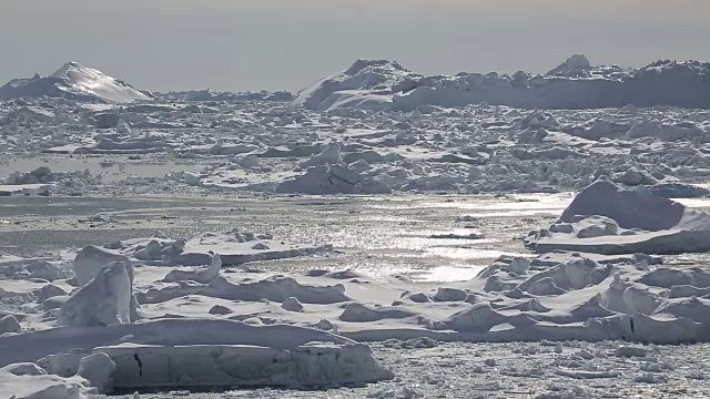 格陵兰岛伊卢利萨特的冰川和冰山景观视频下载