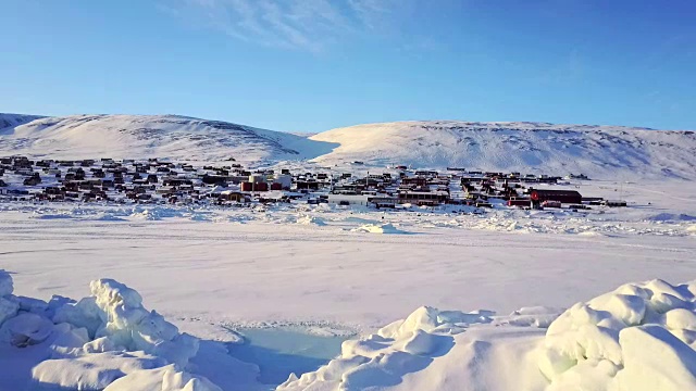 格陵兰岛qaanaq村的景观视频下载
