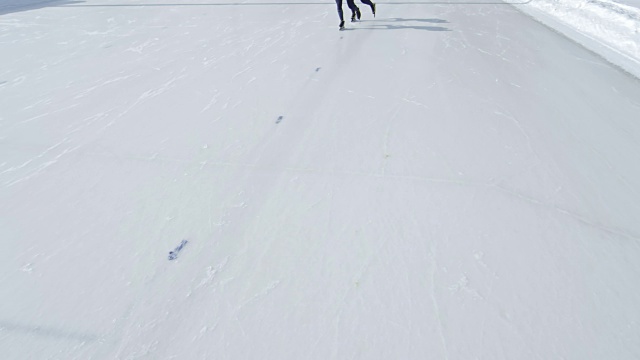 专业速滑运动员户外训练视频素材