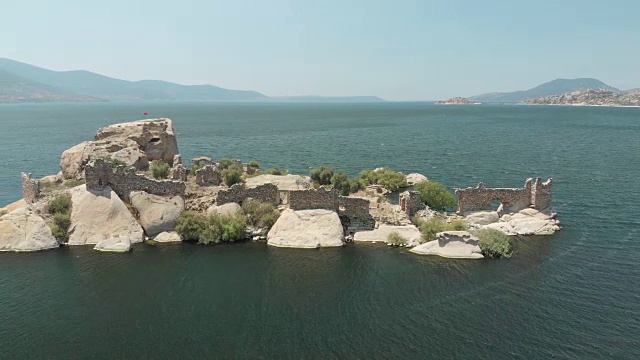 土耳其巴法湖岛上的古城赫拉克勒亚遗址视频素材