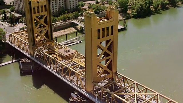 加州萨克拉门托塔桥上的天线视频素材