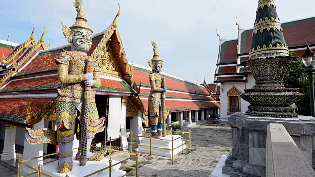 曼谷大皇宫和玉佛寺的巨型佛像视频下载