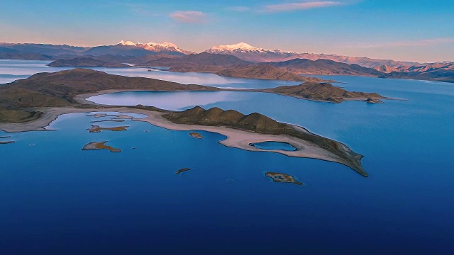 鸟瞰图的Yamdrok Yamtso湖视频素材