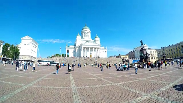 芬兰赫尔辛基的行人视频素材