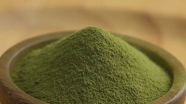 木碗里的绿茶粉视频素材