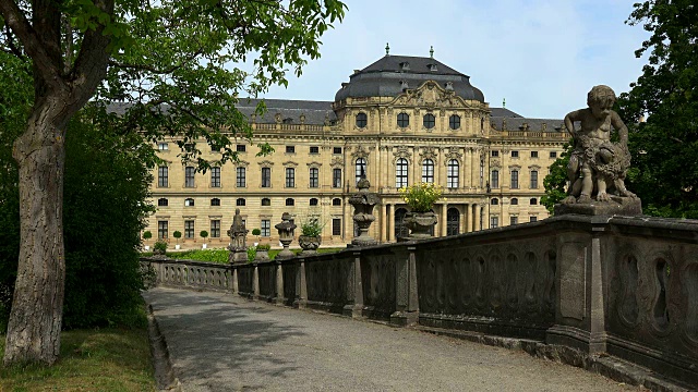 德国巴伐利亚州下弗兰科尼亚维尔茨堡的住宅和霍夫加藤视频素材