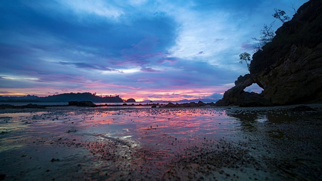夕阳下的海滩帕亚姆岛，泰国拉廊视频素材