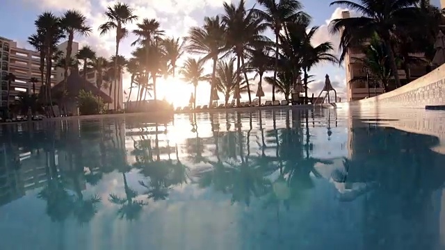 热带豪华酒店泳池边视频下载