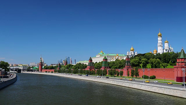 莫斯科河，克里姆林宫，大天使大教堂，伊凡钟楼，莫斯科，俄罗斯视频下载