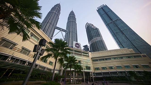 吉隆坡上空壮观的4k超高清延时日出视频素材