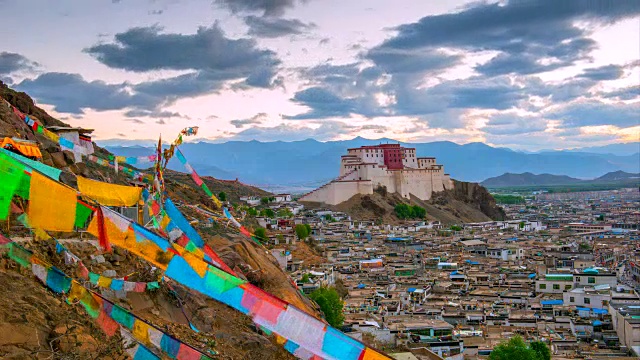 4K延时电影《日喀则寺日出景》，日喀则，中国西藏视频素材