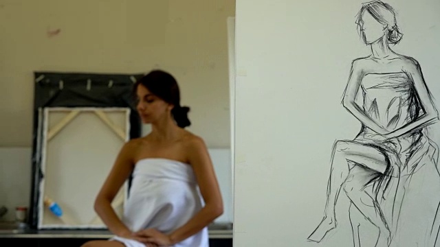 大学艺术课上的女模特视频下载