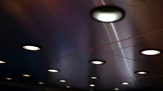 现代现代的新豪华电梯天花板视频素材