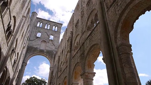 被毁的朱米日修道院，法国诺曼底，潘视频下载