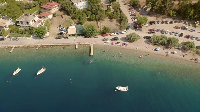 希腊海滩的鸟瞰图。视频下载