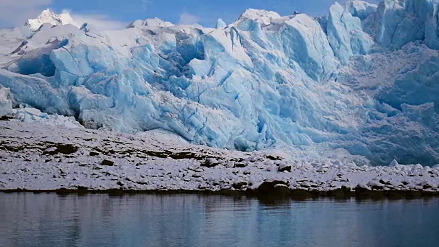 佩里托莫雷诺冰川南部部分近视图视频下载