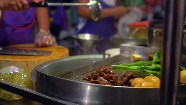 中国传统食物猪肉汤视频素材