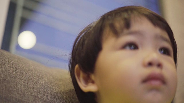 脸宝宝男孩肖像视频素材