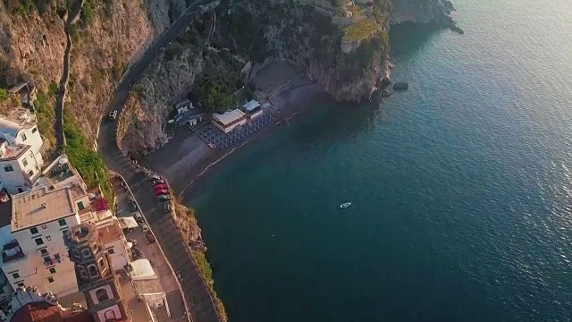 阿马尔菲海岸，黎明Atrani航拍视频素材